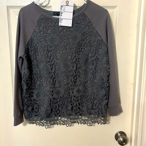 Adrianna Appel pullover